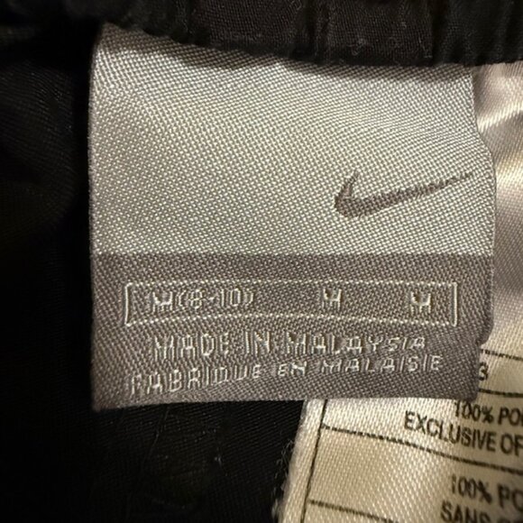 Nike Women's Capri-Length Unlined Joggers - Picture 9 of 10